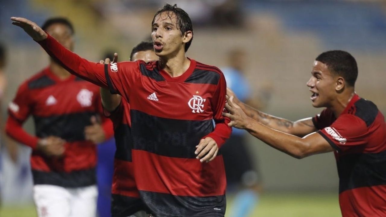 Jogador ense Werton marca gol pelo Flamengo na Copinha