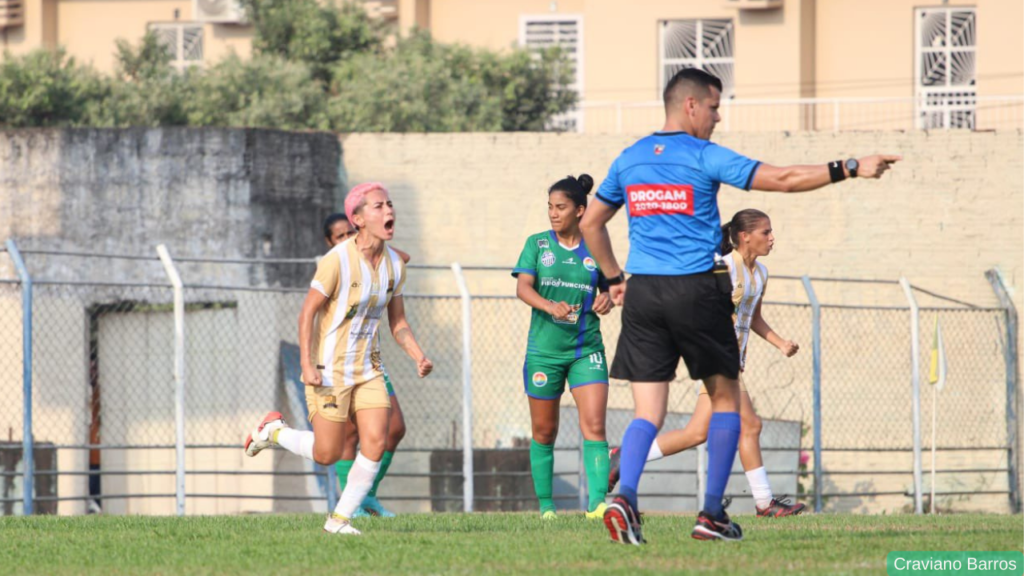 3B atropela Tarumã e confirma classificação para a final do ense  Feminino