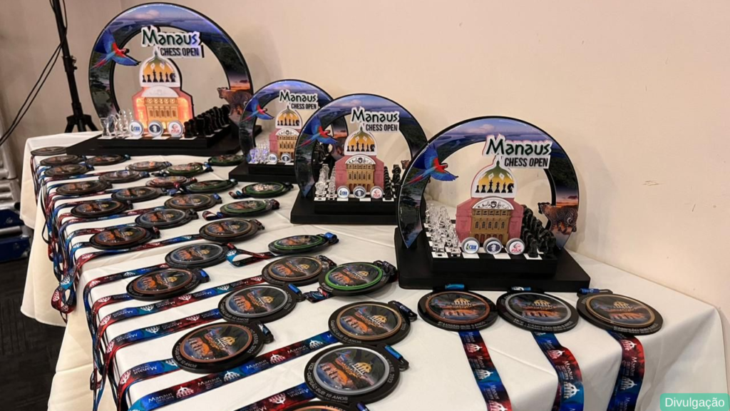 Inspiração e aprendizado com ícone 'Mequinho' marcam Torneio de Xadrez  Solidário em Manaus - Portal do Marcos Santos