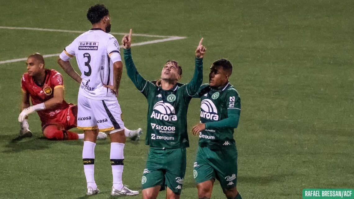 Três derrotas e nenhum gol marcado: Amazonas busca superar retrospecto negativo contra a Chapecoense