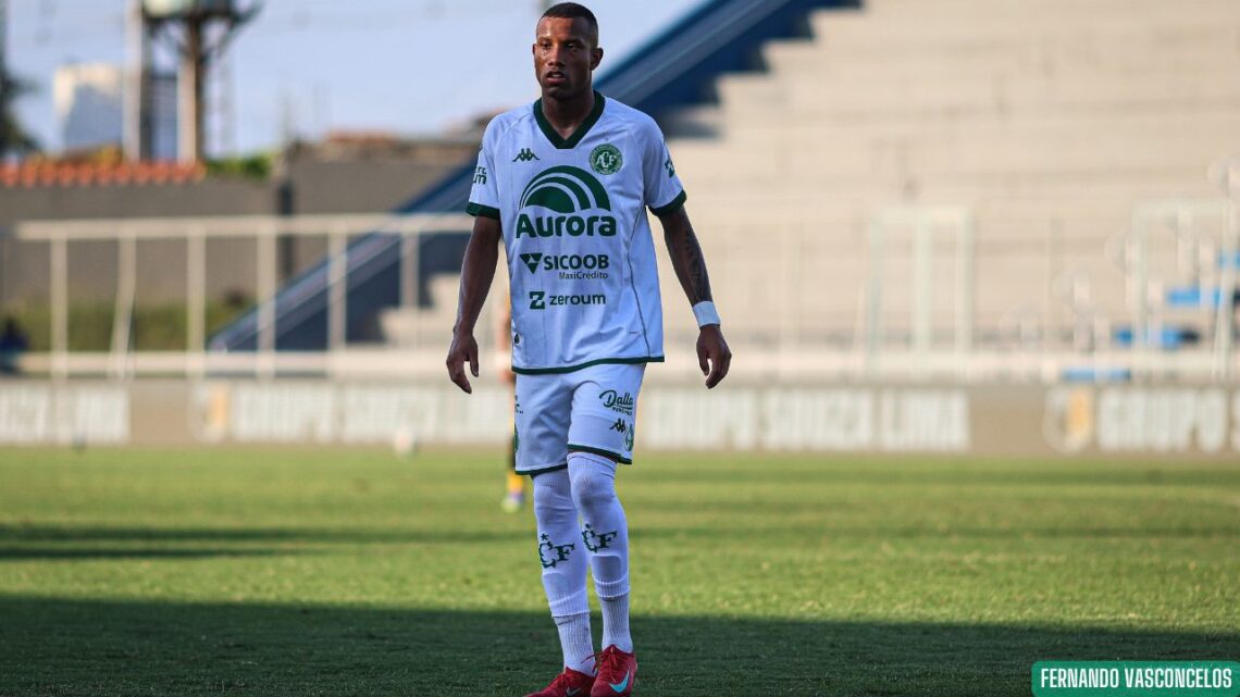 Amazonas FC repudia ato de racismo e identifica  responsável em jogo contra a Chapecoense