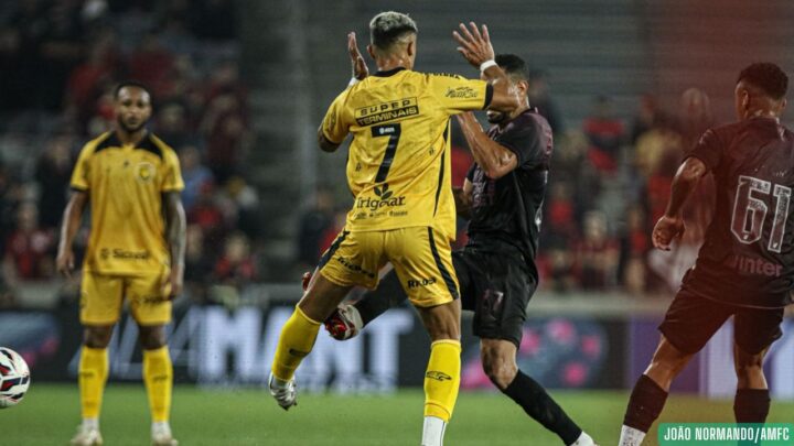 Amazonas perde para o Athletico fora de casa e segue em situação complicada na Série B