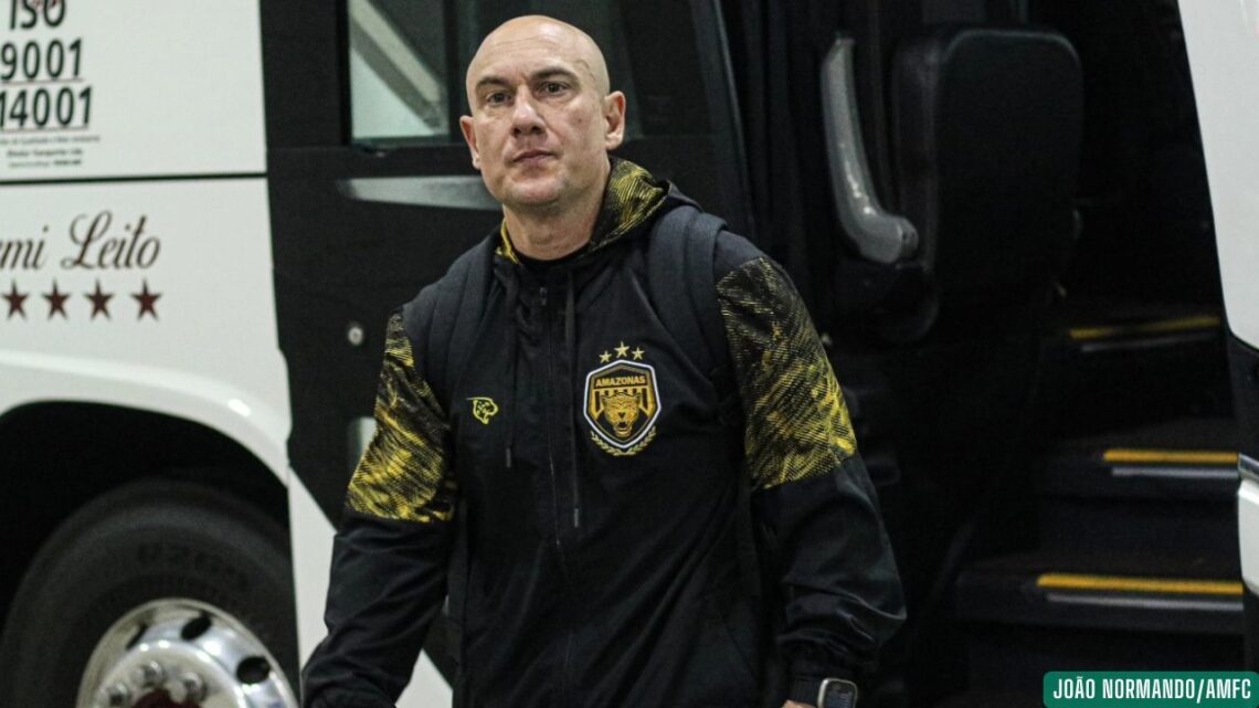 Amazonas FC demite técnico Márcio Zanardi em “cartada final” para tentar escapar do rebaixamento na Série B