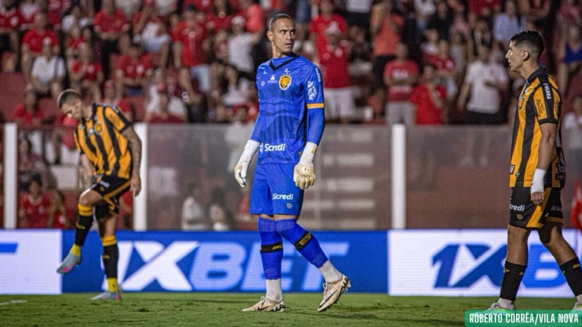 De volta após dois meses, Renan lamenta derrota do Amazonas para o Vila Nova: “Dói bastante, porque fizemos um jogo bom”
