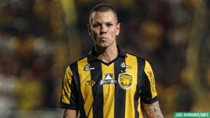 Amazonas FC acerta renovação do zagueiro Léo Coelho para a temporada 2026