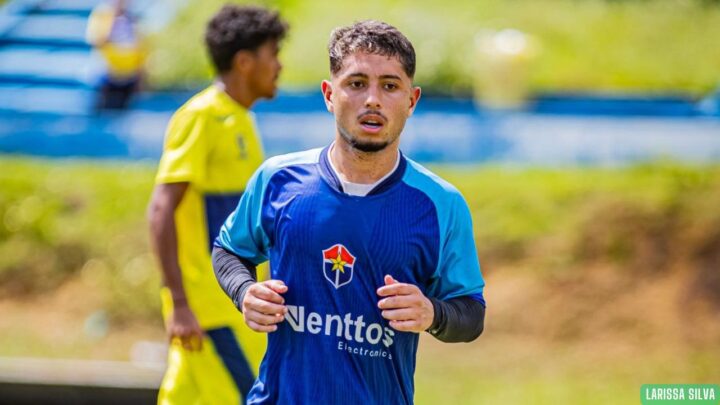 São Raimundo oficializa meia Vinícius Mendes, ex-Fast e Parintins, para 2026