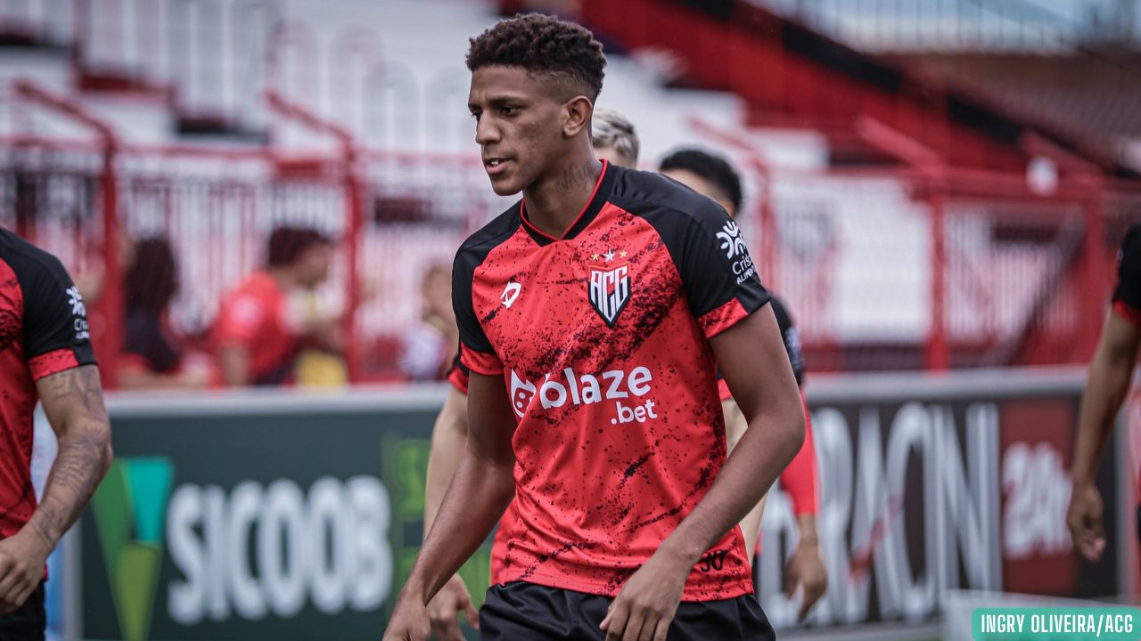 Ex-Atlético-GO e Volta Redonda, zagueiro Michel Custódio é anunciado como reforço do Nacional