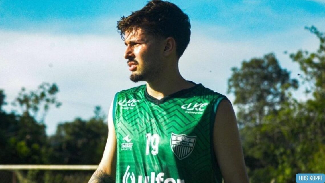 Manaus anuncia atacante Luisinho, ex-Avenida-RS, para sequência da temporada