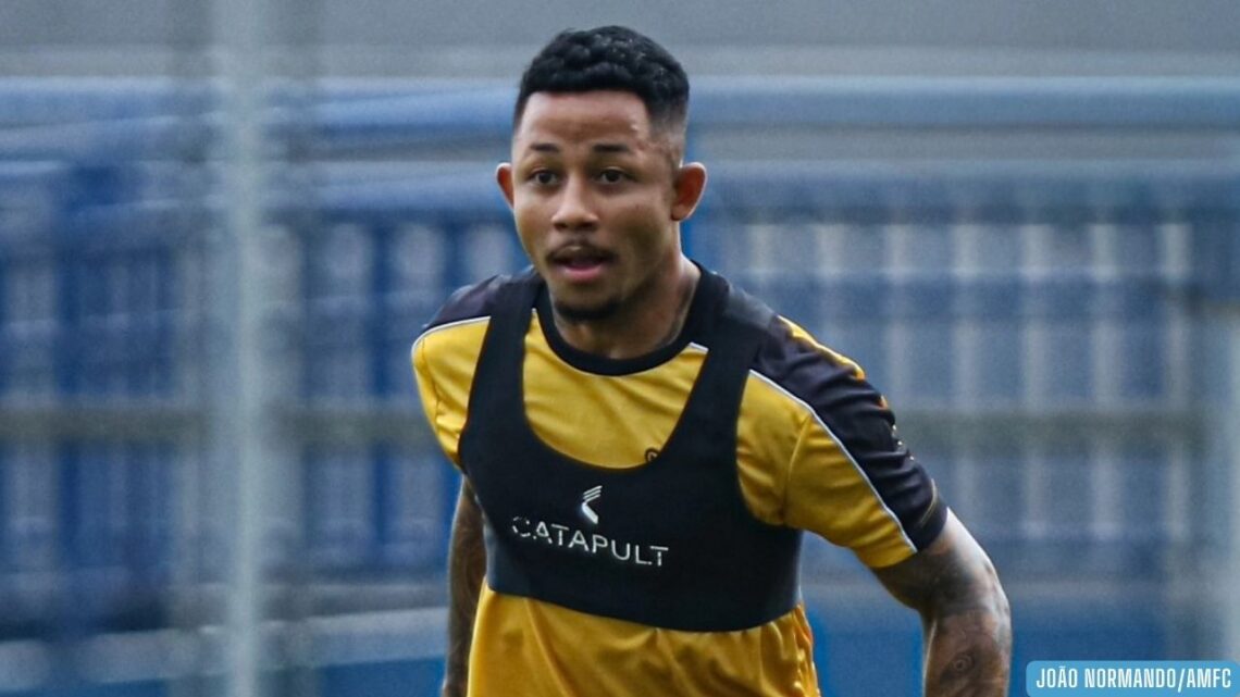 Ex-Amazonas, atacante Ronald é anunciado como novo reforço do Manaus