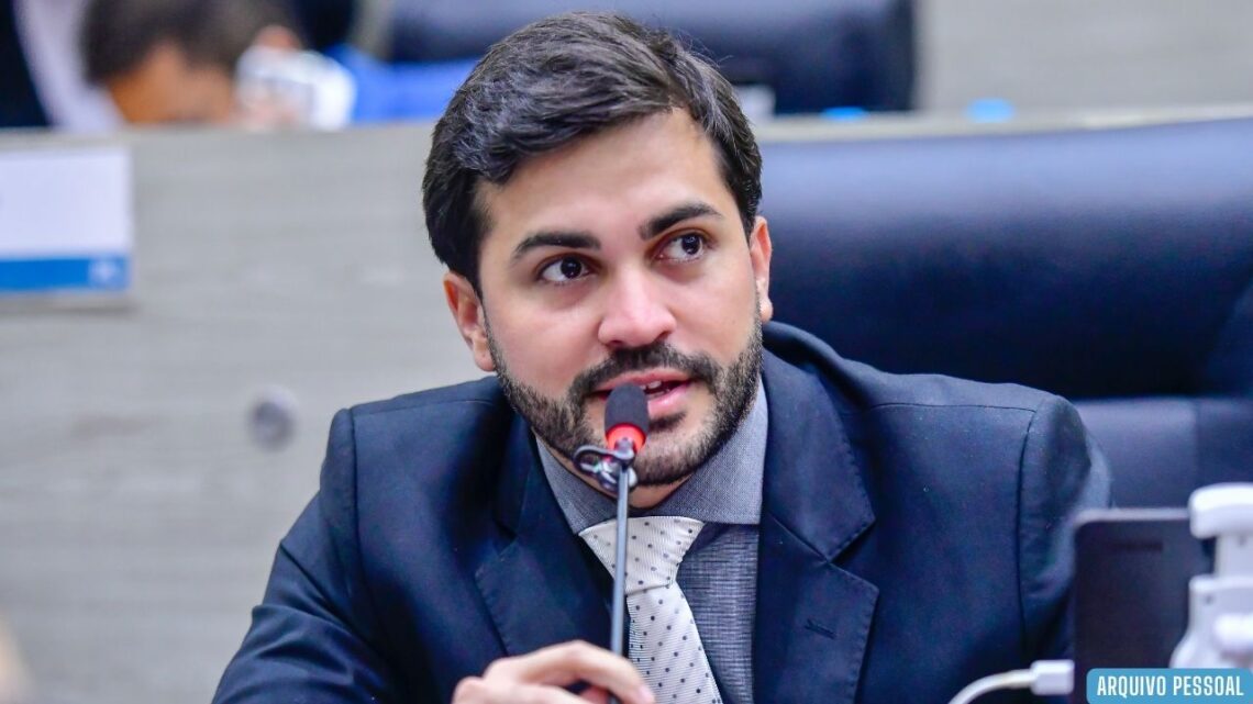 Projeto aprovado garante bolsa universitária para pais de crianças com TEA em Manaus