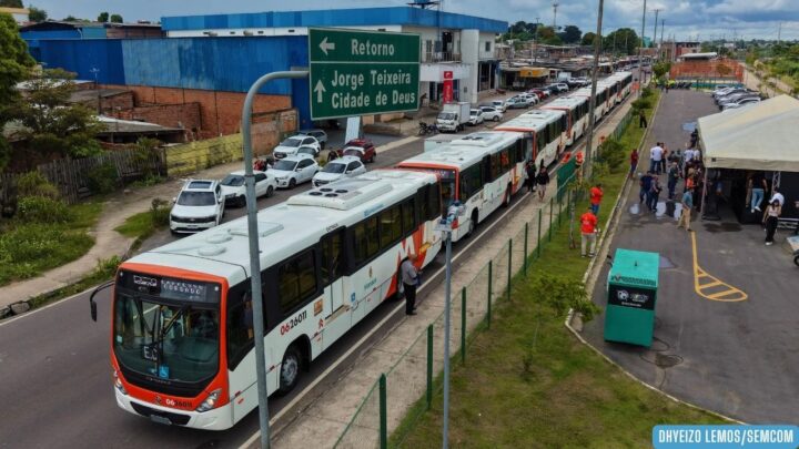 Prefeito David Almeida consolida transformação no transporte coletivo, entrega novos ônibus e leva frota renovada a 519 veículos em Manaus