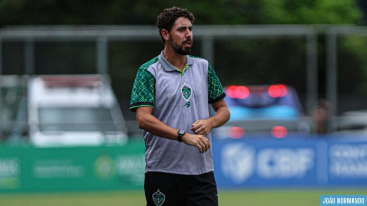 João Victor deixa o comando técnico do Manaus após Estadual: “Saio de cabeça erguida”