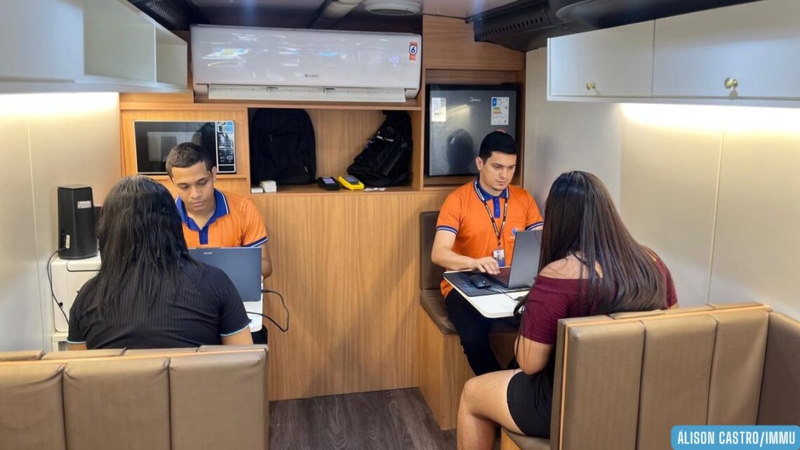 Prefeitura de Manaus leva emissão do cartão PassaFácil ao bairro Puraquequara