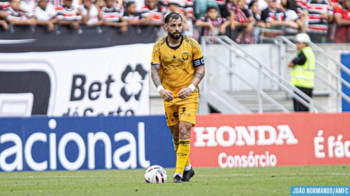 Amazonas FC perde capitão Jiménez por suspensão, mas terá retorno de Cipriano contra o Caxias