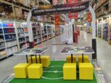 Espaço itinerante do Super Nova Era fortalece tradição da troca de figurinhas da Copa do Mundo