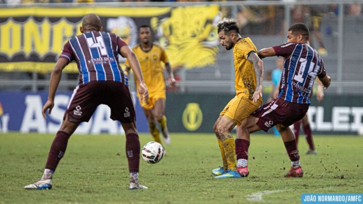 Nos acréscimos, Amazonas sofre o primeiro gol na Série C e empata em casa com o Caxias-RS