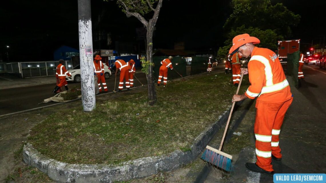 Prefeitura de Manaus mobiliza mais de 500 trabalhadores em operação noturna de limpeza nas zonas Norte e Leste