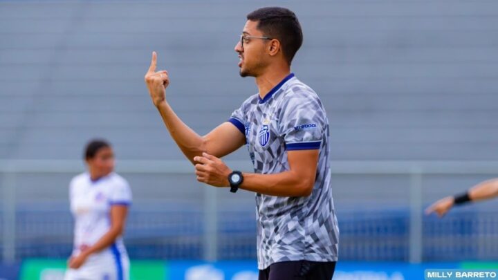 Técnico Carlos Daniel conquista primeira taça e avalia trabalho no São Raimundo: “Priorizamos a formação”