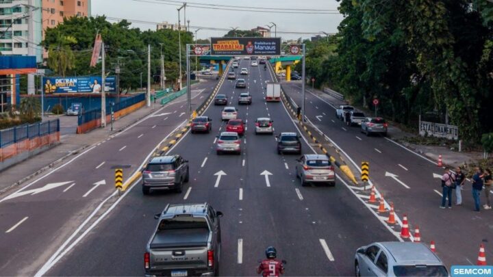 Prefeito Renato Junior apresenta tecnologia que leva informações do trânsito em tempo real aos motoristas em Manaus