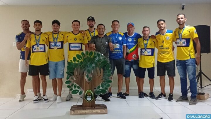 Campeã da Copa da Floresta Bemol 2026, Seleção de Manicoré leva troféu às escolas do município