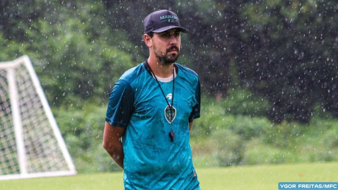 Técnico do Manaus, João Victor inicia Licença A da CBF Academy e mantém rotina intensa com montagem do elenco de 2027