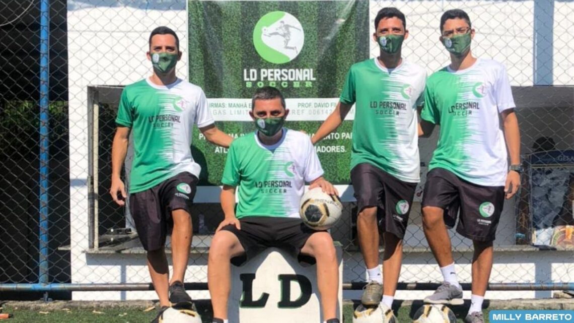 “Trabalhamos com sonhos”: Pai e filhos unidos pela Educação Física celebram o Dia dos Professores em gramados de Manaus