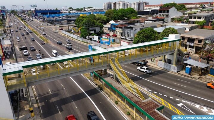 Prefeito Renato Junior entrega passarela na avenida Torquato Tapajós utilizada diariamente por 4,5 mil pessoas