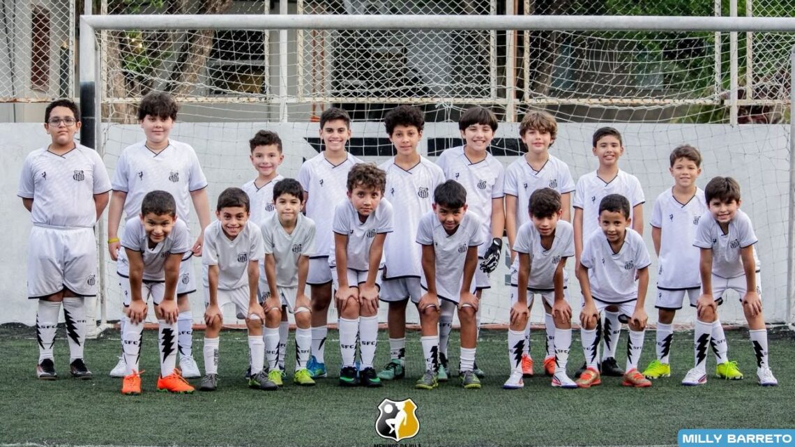 Escolinha do Santos em Manaus promove Copa Amazonas e homenageia ícones do futebol local