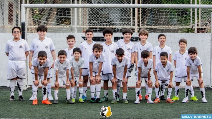 Escolinha do Santos em Manaus promove Copa Amazonas e homenageia ícones do futebol local